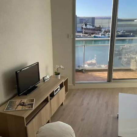 Pretty And Bright With View On The Harbor * لي سابلِ دولونْ