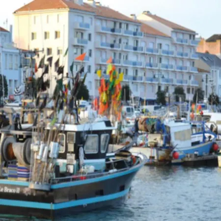 Pretty And Bright With View On The Harbor * Les Sables-dʼOlonne