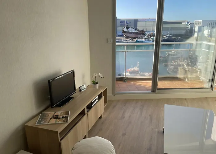 Pretty And Bright With View On The Harbor * لي سابلِ دولونْ