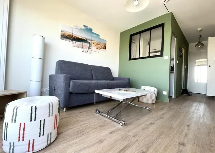 Apartment Pretty And Bright With View On The Harbor